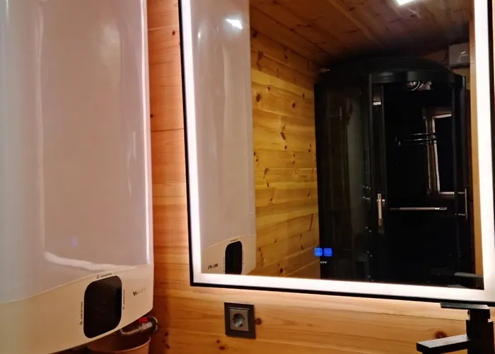 Town House, Free Parking *